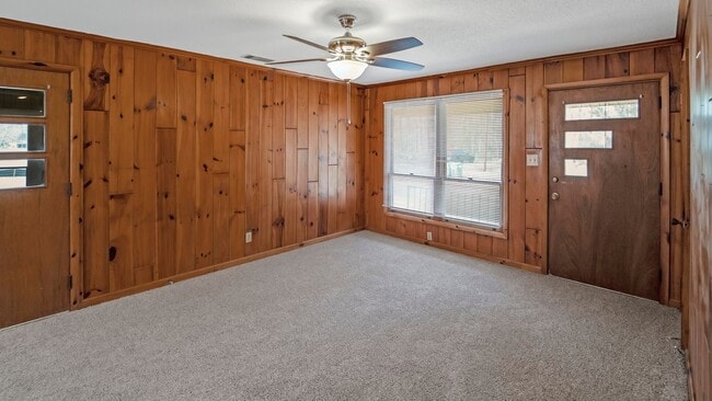 Building Photo - Cozy 3-Bedroom Home with Corner Lot in Rincon