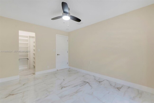 Building Photo - 10425 NW 48th Manor