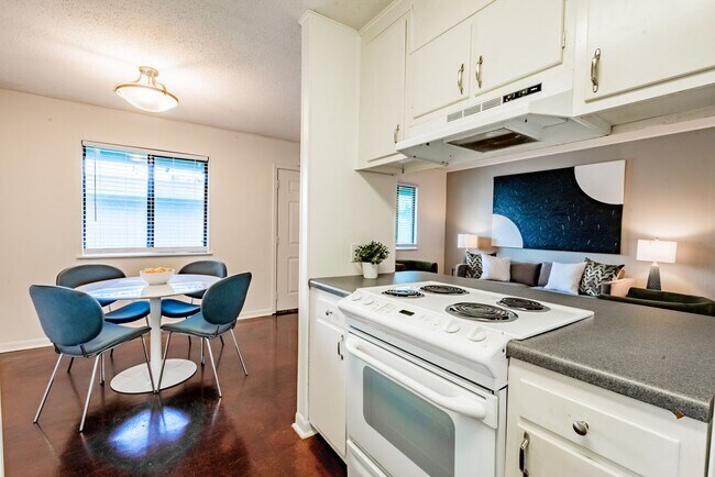 Building Photo - 3914 Ave D Ave