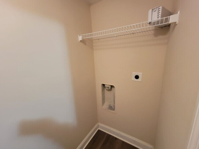 Building Photo - Lakeview Commons - Columbia County