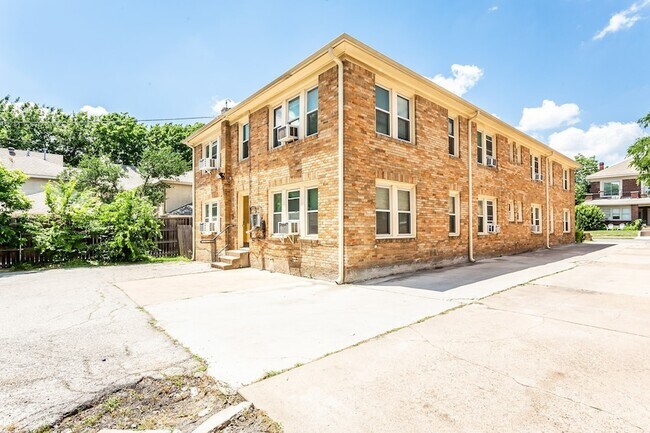 Building Photo - 5900 Oram St