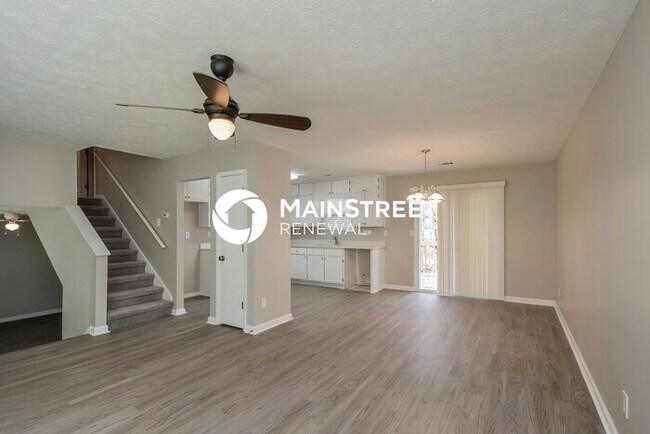 Building Photo - 3 Bedroom Pet-Friendly Home in Ellenwood, GA with Main Street Renewal