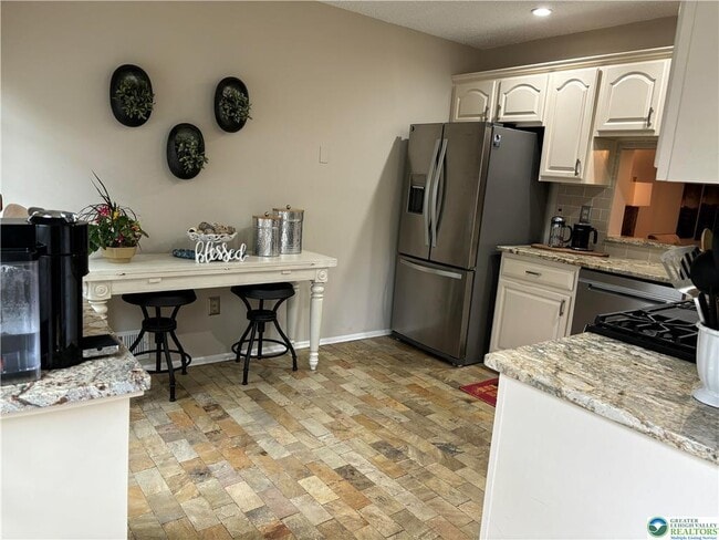 Building Photo - 1963 Delancey St