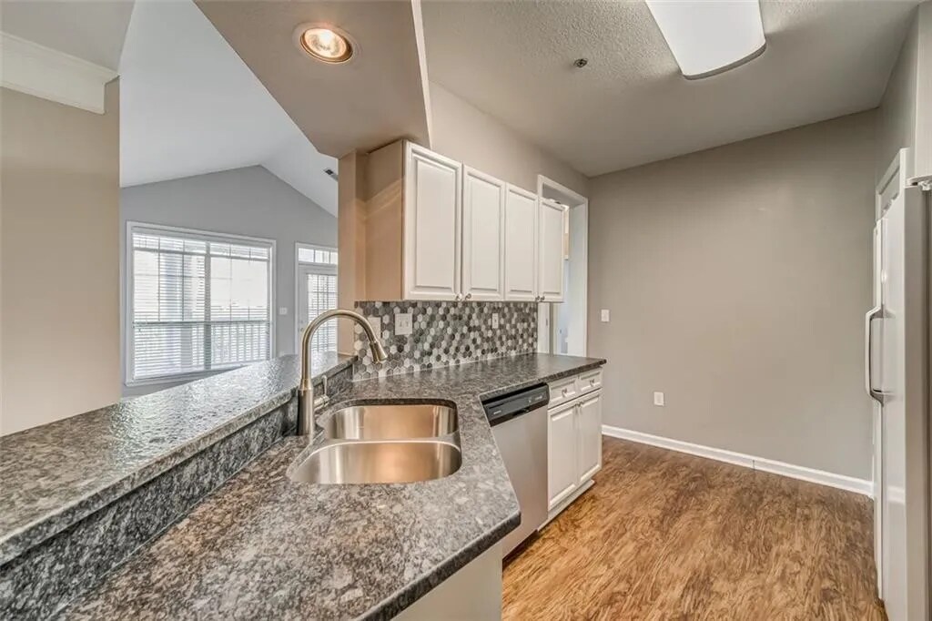 Building Photo - 534 Sandringham Dr