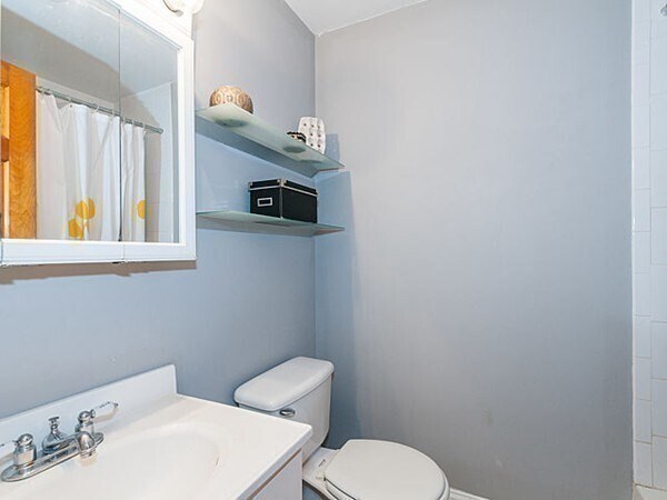 Building Photo - 43 Thorndike St