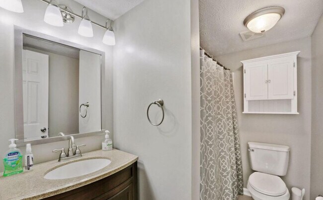 Building Photo - 5601 Skate Ct