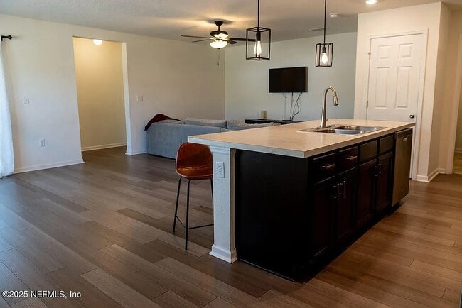 Building Photo - 1863 Maxine Br Wy