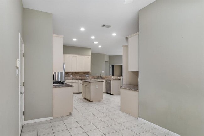 Building Photo - 11701 Sterling Panorama Terrace