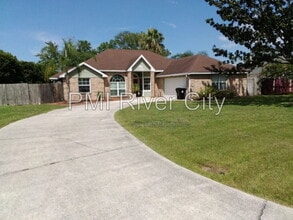 Building Photo - 2320 Locustwood Ct