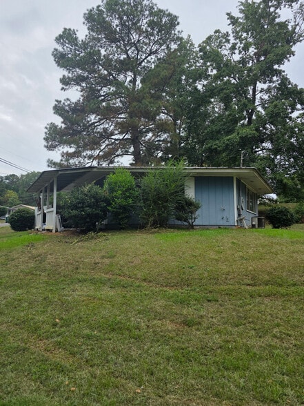 Primary Photo - 4333 Sherwood Forest