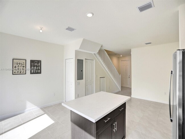 Building Photo - 3436 W 111th Pl