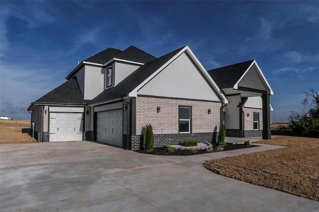 Building Photo - 4715 White Tail Ct