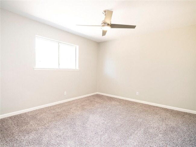 Building Photo - 2524 Glen Springs Way