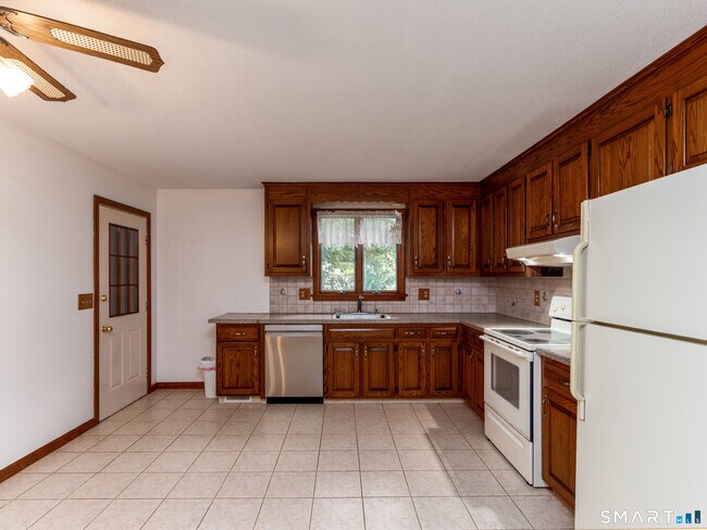 Building Photo - 115 Brandegee Ln