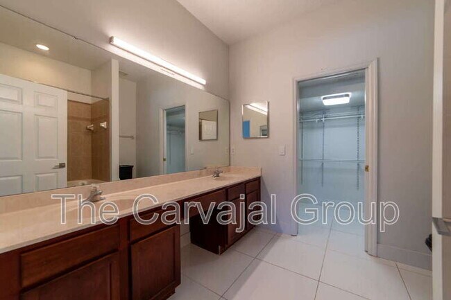Building Photo - 10224 Vickers Ridge Dr