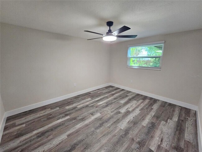 Building Photo - 4843 Camphor Ave