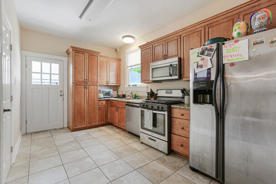 Building Photo - 5706 Willow St