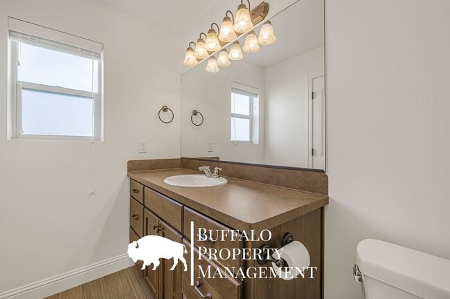 Building Photo - 4215 Roy Cir