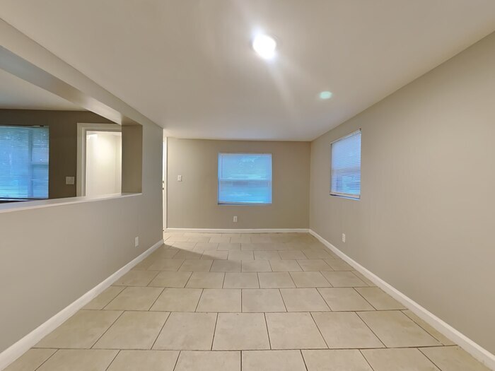Building Photo - 7047 Sonora Dr N