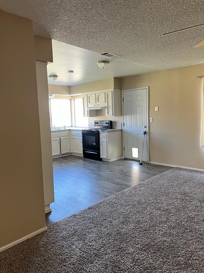 Building Photo - Coming Soon in North Merced!