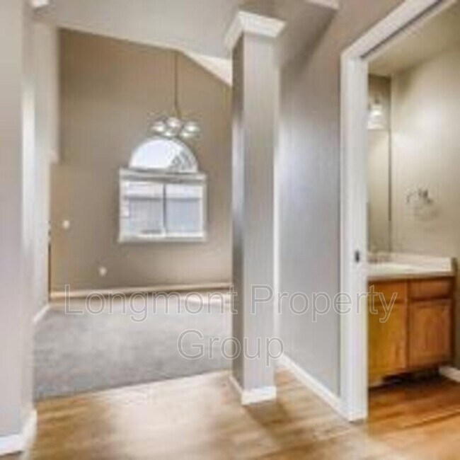 Building Photo - 713 Pendleton Ave