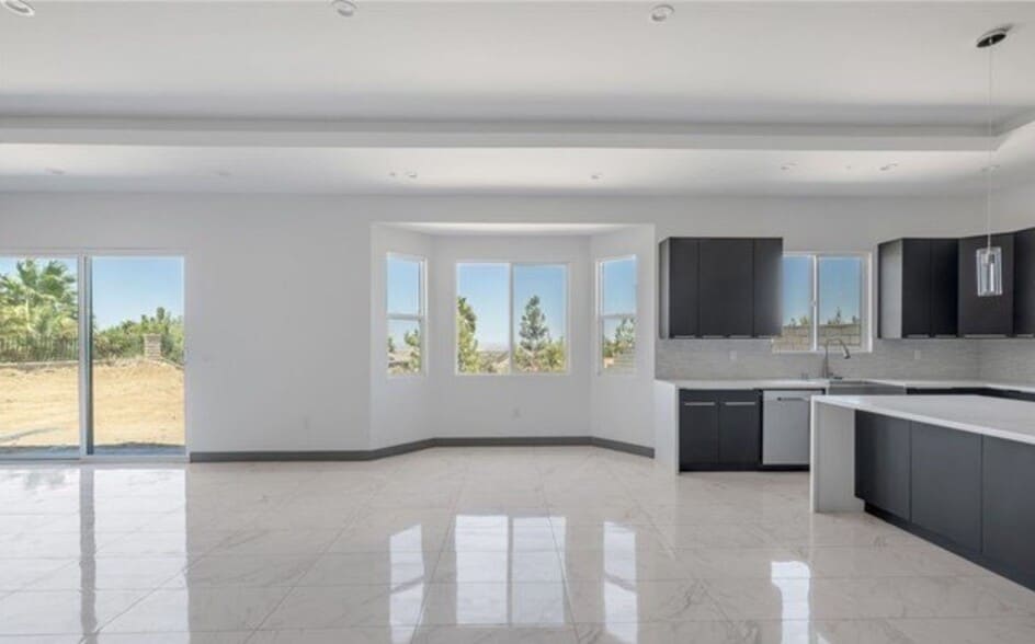 Building Photo - 41446 Manzanita Dr