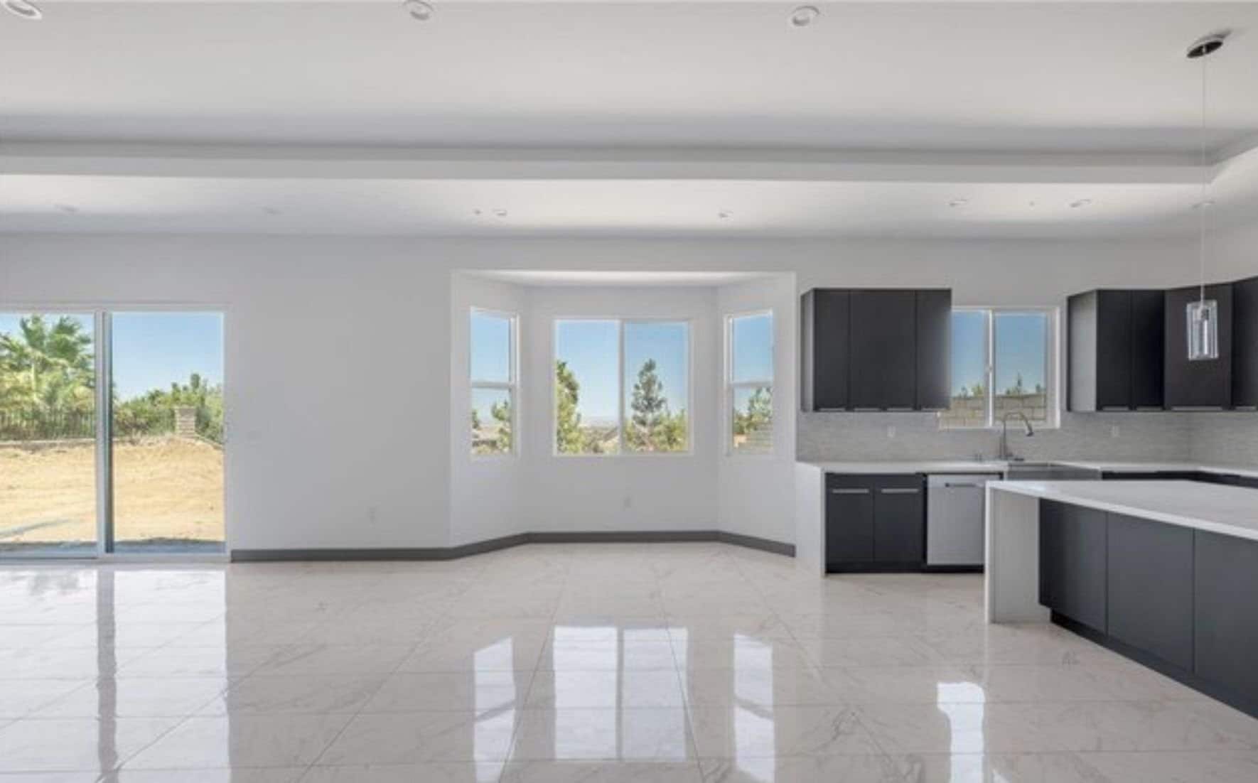 Building Photo - 41446 Manzanita Dr