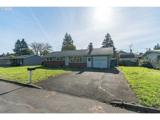 Primary Photo - 1950s Ranch Style Home with Tons of Vintag...