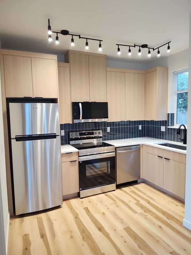 Building Photo - 4264 NE Going St