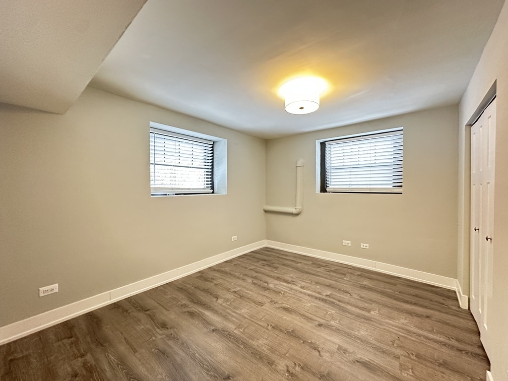 Building Photo - 913 Maple Ave