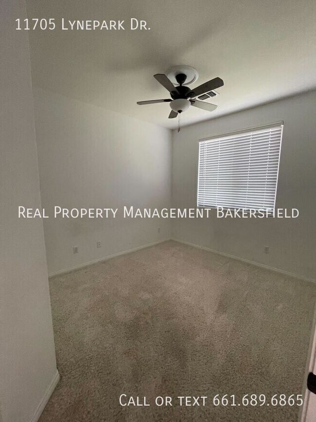 Building Photo - 11705 Lynepark Dr