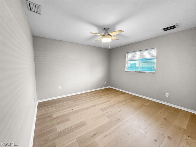 Building Photo - 326 SW 29th St