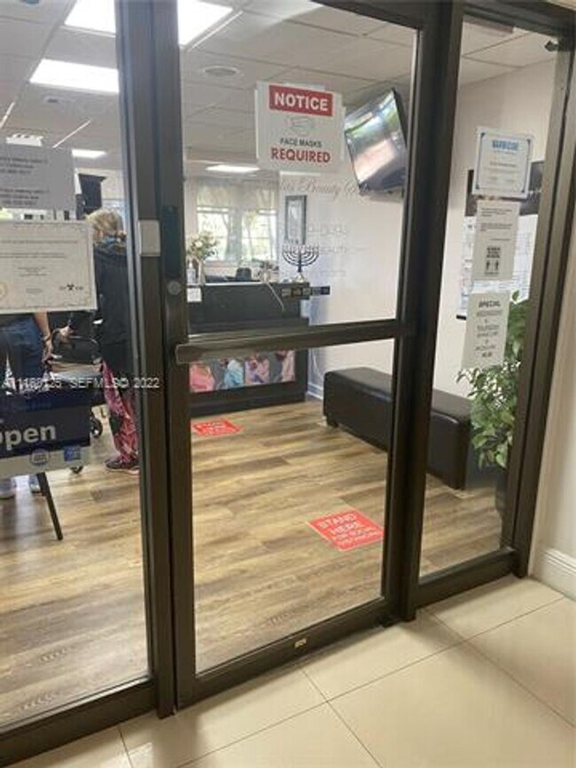 Building Photo - 5161 Collins Ave