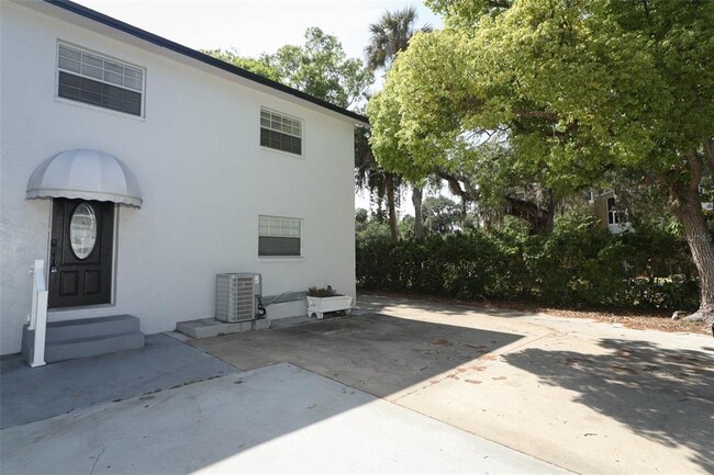 Building Photo - 749 S Ridgewood Ave