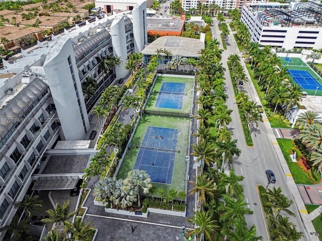 Building Photo - 2950 NE 188th St