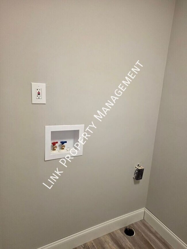 Building Photo - 6108 Ramsey Rd