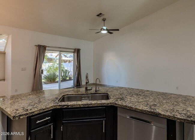 Building Photo - 3125 E Cottonwood Ln