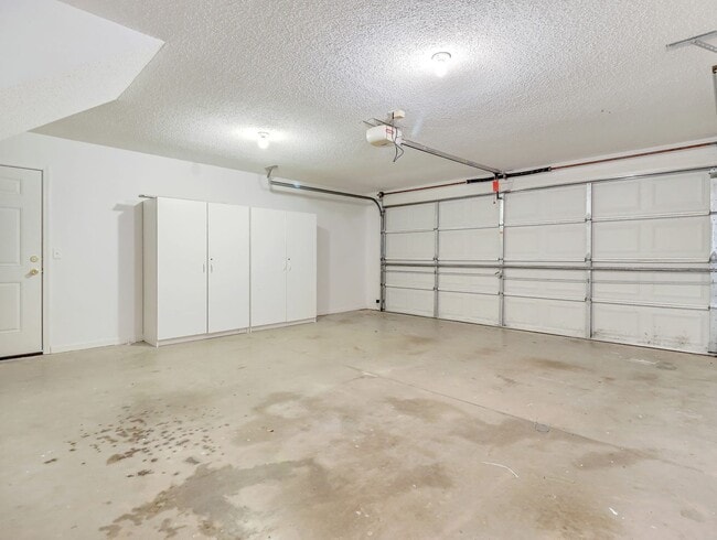 Building Photo - 4 Bed/2 Bathroom Home in Richmond Place