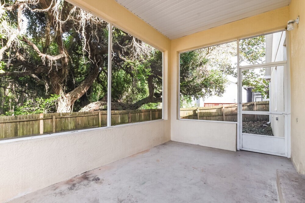 Building Photo - 1174 Dekleva Dr