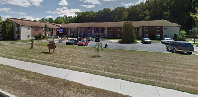 Primary Photo - Lakeland Apartments