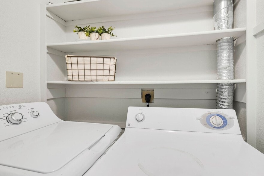 Building Photo - 12126 Melody Dr