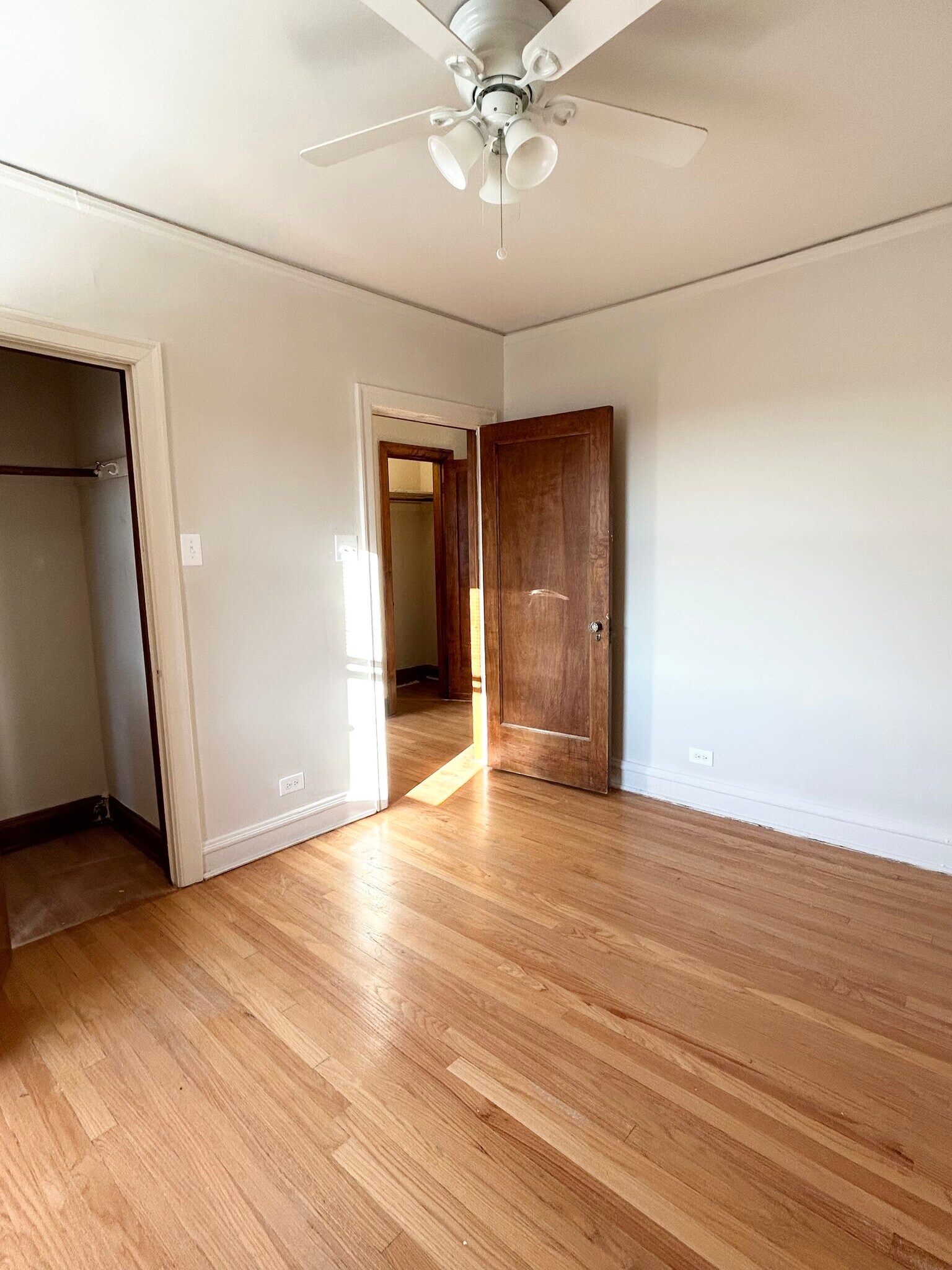 Building Photo - 5234 N Rockwell St