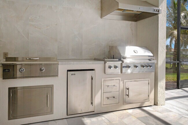 Building Photo - 11624 SALLY ANN Dr