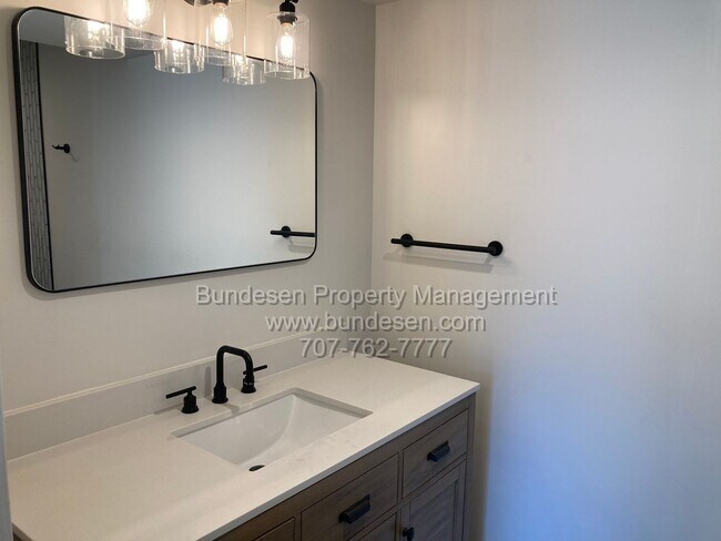 Building Photo - 126 Blue Wing Dr