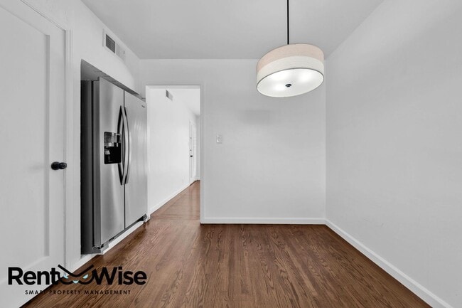Building Photo - 612 Barneson Ave