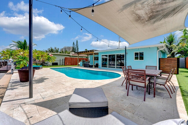 Building Photo - 2291 SE 15th St