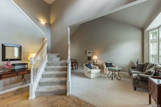 Building Photo - Everett Single Family house 3 bd 2.5 bath ...