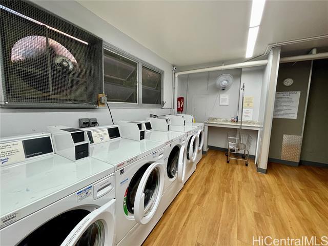 Building Photo - 98-1038-1038 Moanalua Rd