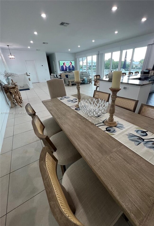 Building Photo - 7760 Aviation Blvd