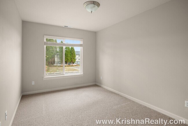 Building Photo - Lovely 3 BR | 2.5 BA Townhome | Hillsboro | Minutes from Orenco Station | Excellent Location!